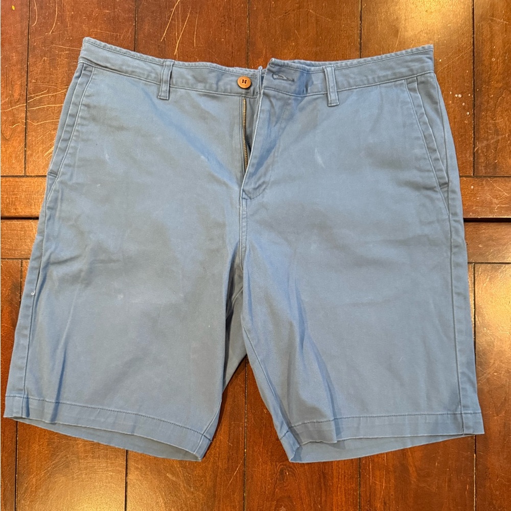 Tommy Bahama Men’s Stretch Shorts – Blue – Size 36